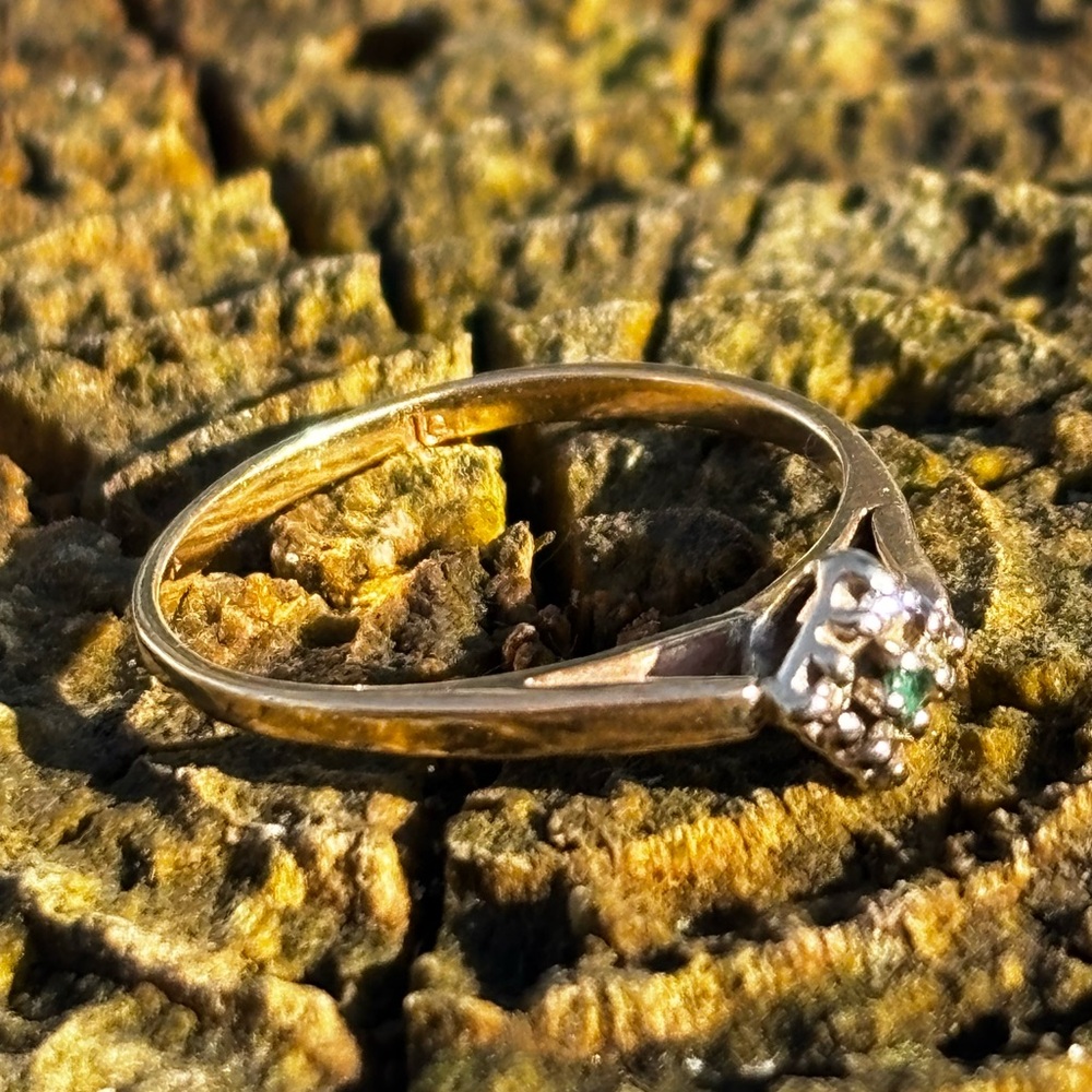 Vintage 10K Gold Ring With Emerald Stone